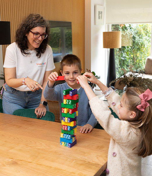 Vivofácil | Servicio de niñera a domicilio