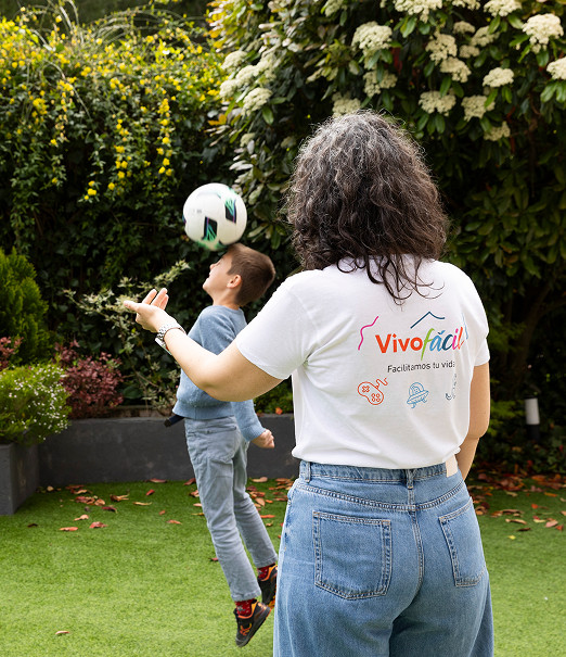 Vivofácil | Servicio de niñera a domicilio