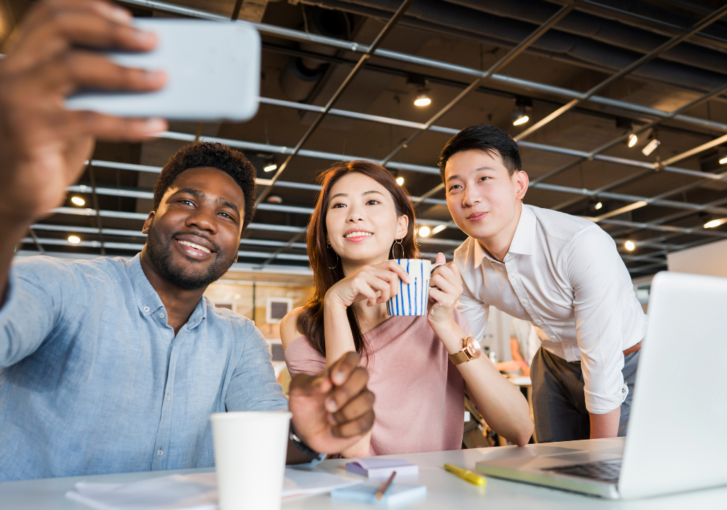 El empleado como embajador de marca una estrategia clave para la fidelización del talento